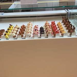 Meet your Posher, Denada